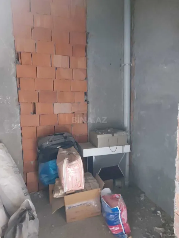 Satılır 5 otaqlı mənzil 234 m²