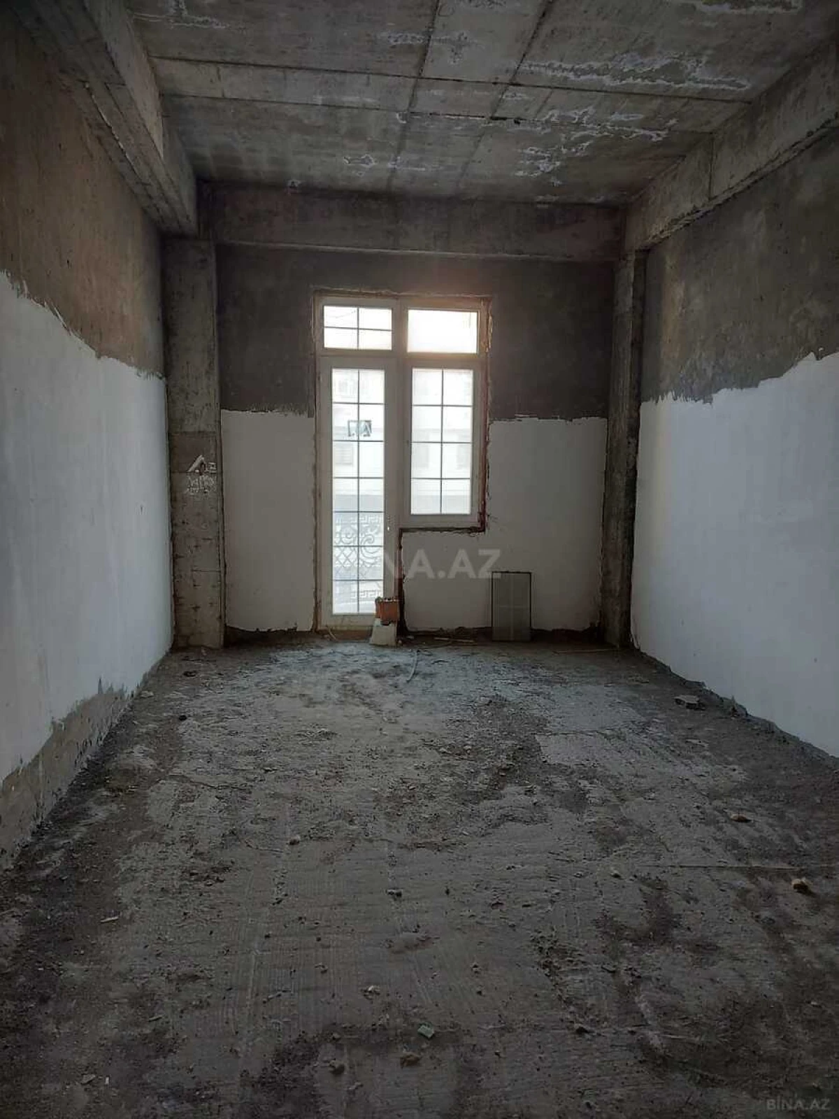 Satılır 5 otaqlı mənzil 234 m²