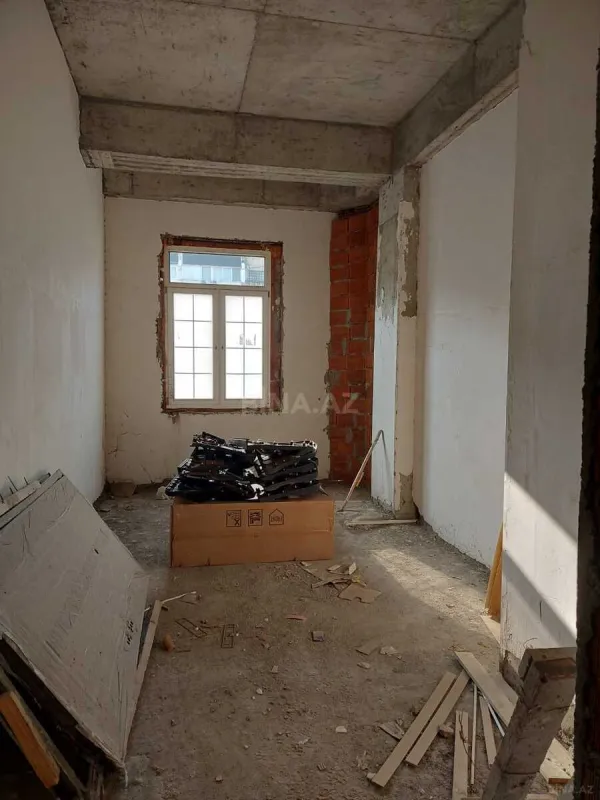 Satılır 5 otaqlı mənzil 234 m²