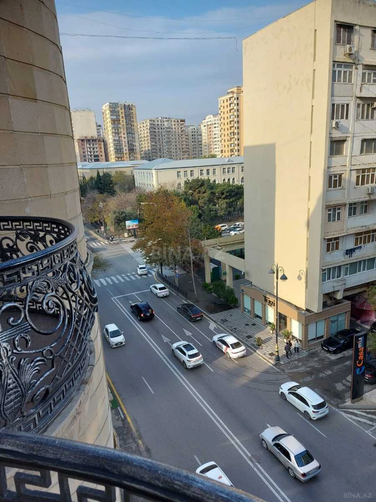 Satılır 5 otaqlı mənzil 234 m²