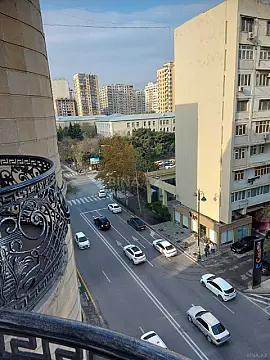 Satılır 5 otaqlı mənzil 234 m²