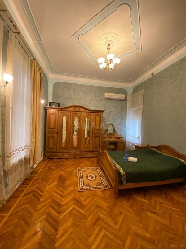 Kirayə verilir 4 otaqlı mənzil 165 m²