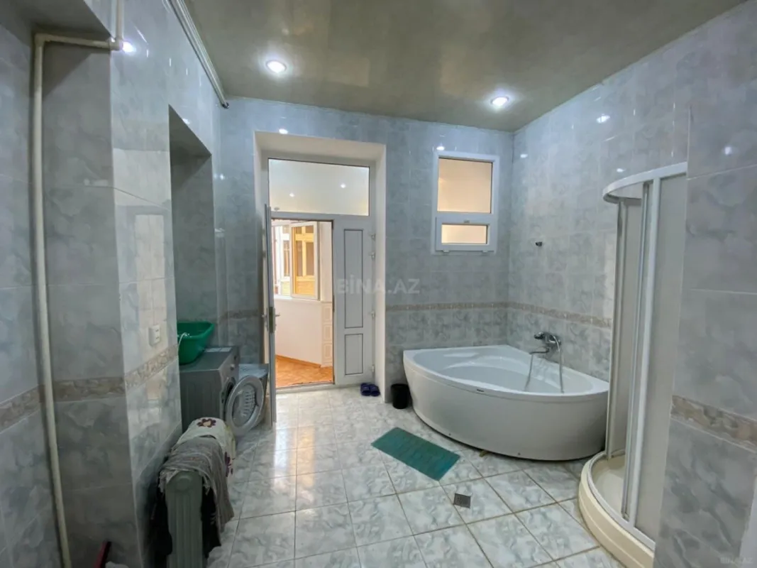 Kirayə verilir 4 otaqlı mənzil 165 m²