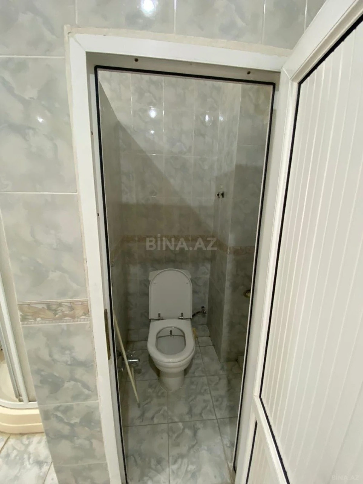 Kirayə verilir 4 otaqlı mənzil 165 m²