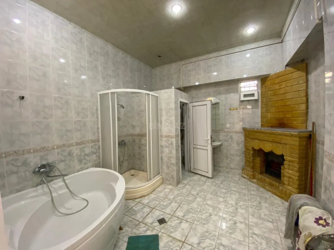 Kirayə verilir 4 otaqlı mənzil 165 m²