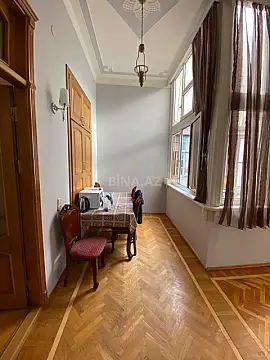 Kirayə verilir 4 otaqlı mənzil 165 m²