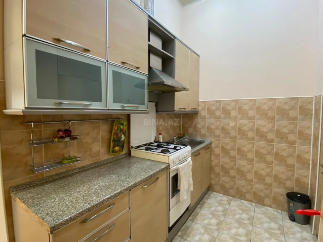 Kirayə verilir 4 otaqlı mənzil 165 m²