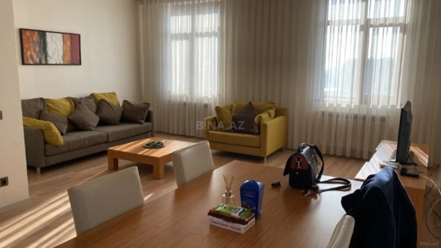 Satılır 2 otaqlı mənzil 80 m²