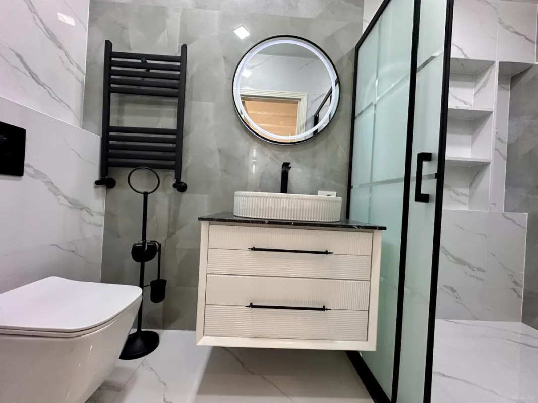 Satılır 3 otaqlı mənzil 130 m²