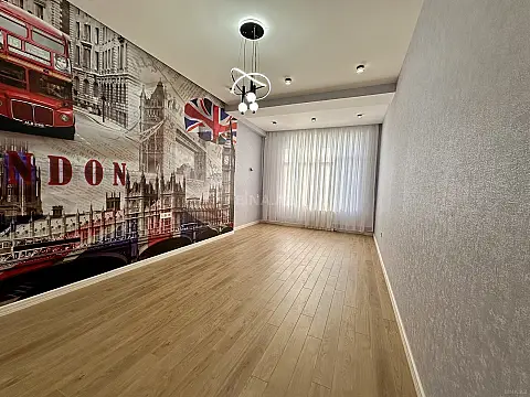 Satılır 3 otaqlı mənzil 130 m²