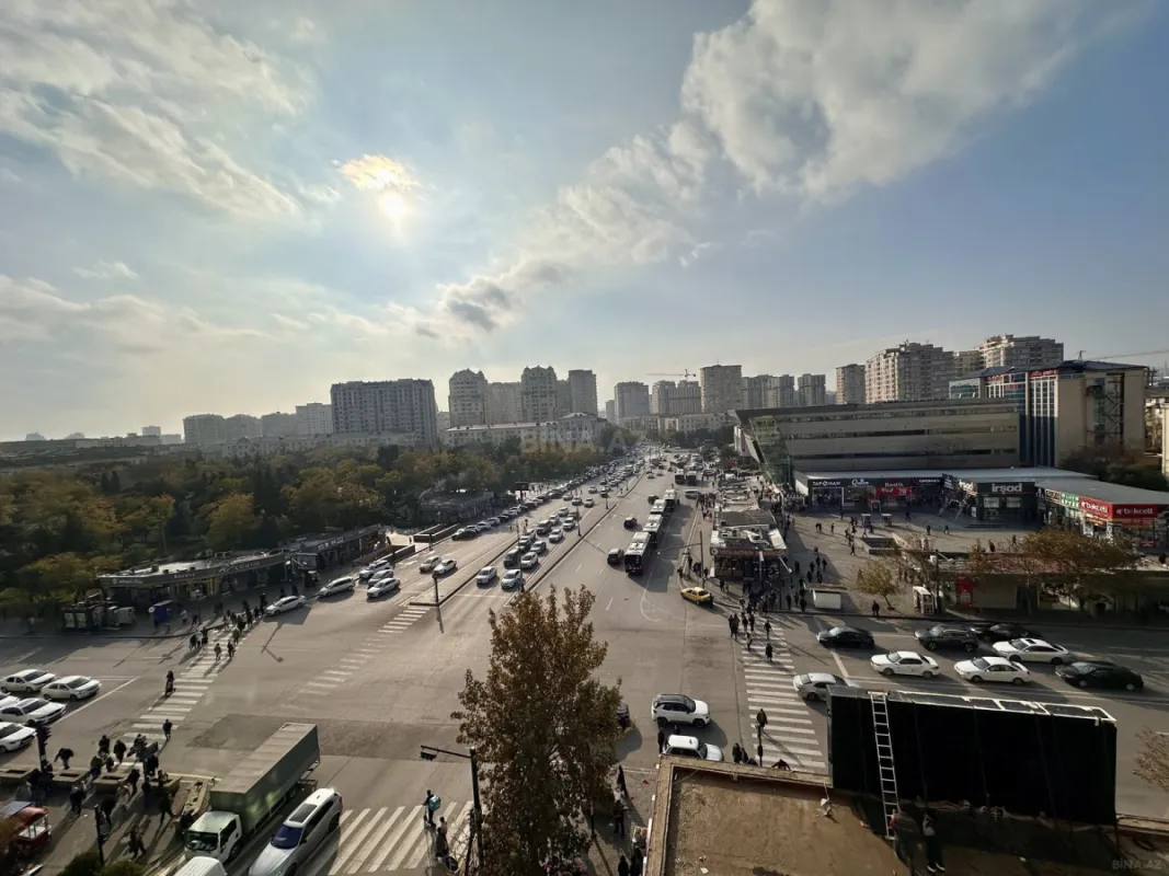 Satılır 3 otaqlı mənzil 130 m²