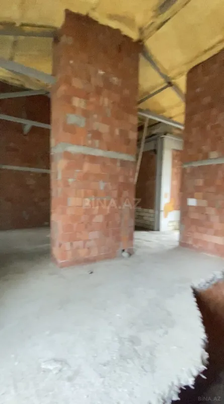 Satılır 4 otaqlı mənzil 376 m²