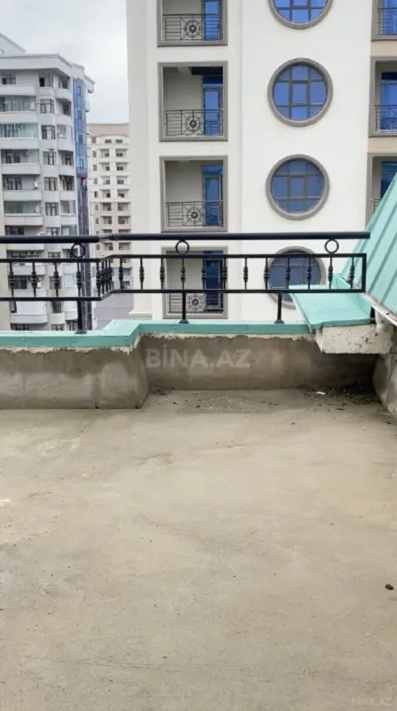 Satılır 4 otaqlı mənzil 376 m²