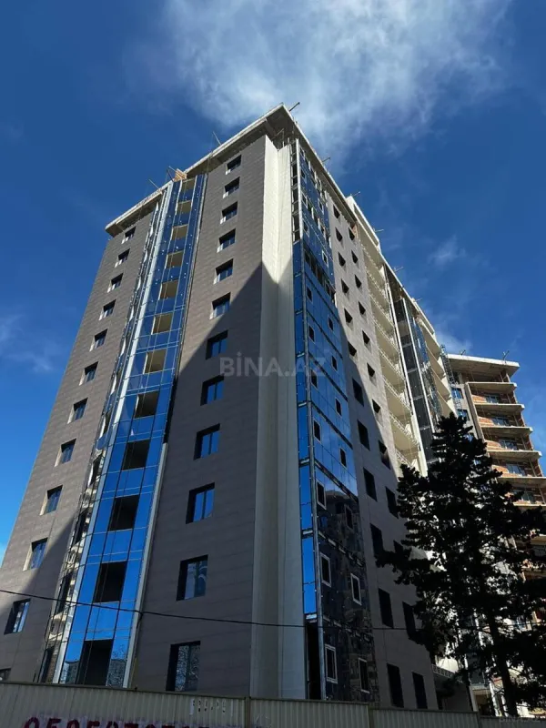 Satılır 3 otaqlı mənzil 131 m²