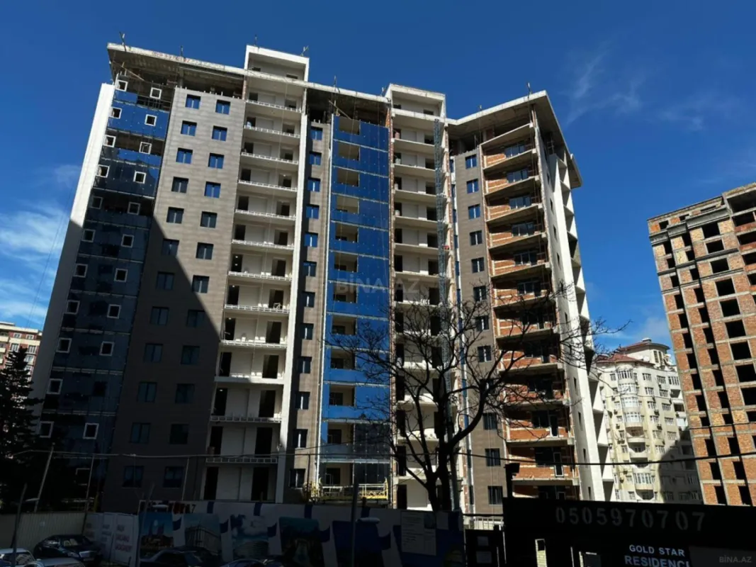 Satılır 3 otaqlı mənzil 121.5 m²