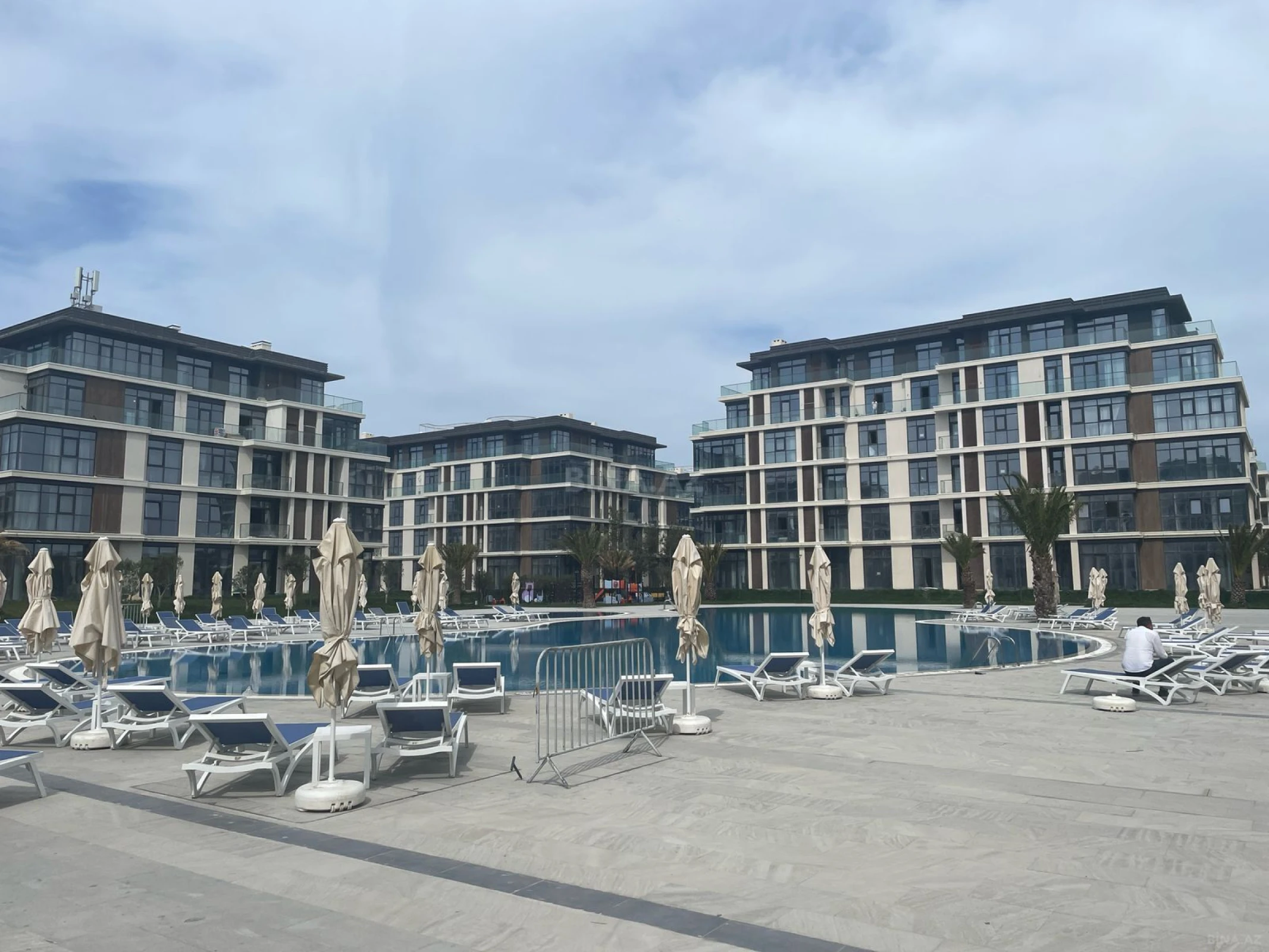 Satılır 2 otaqlı mənzil 86 m²