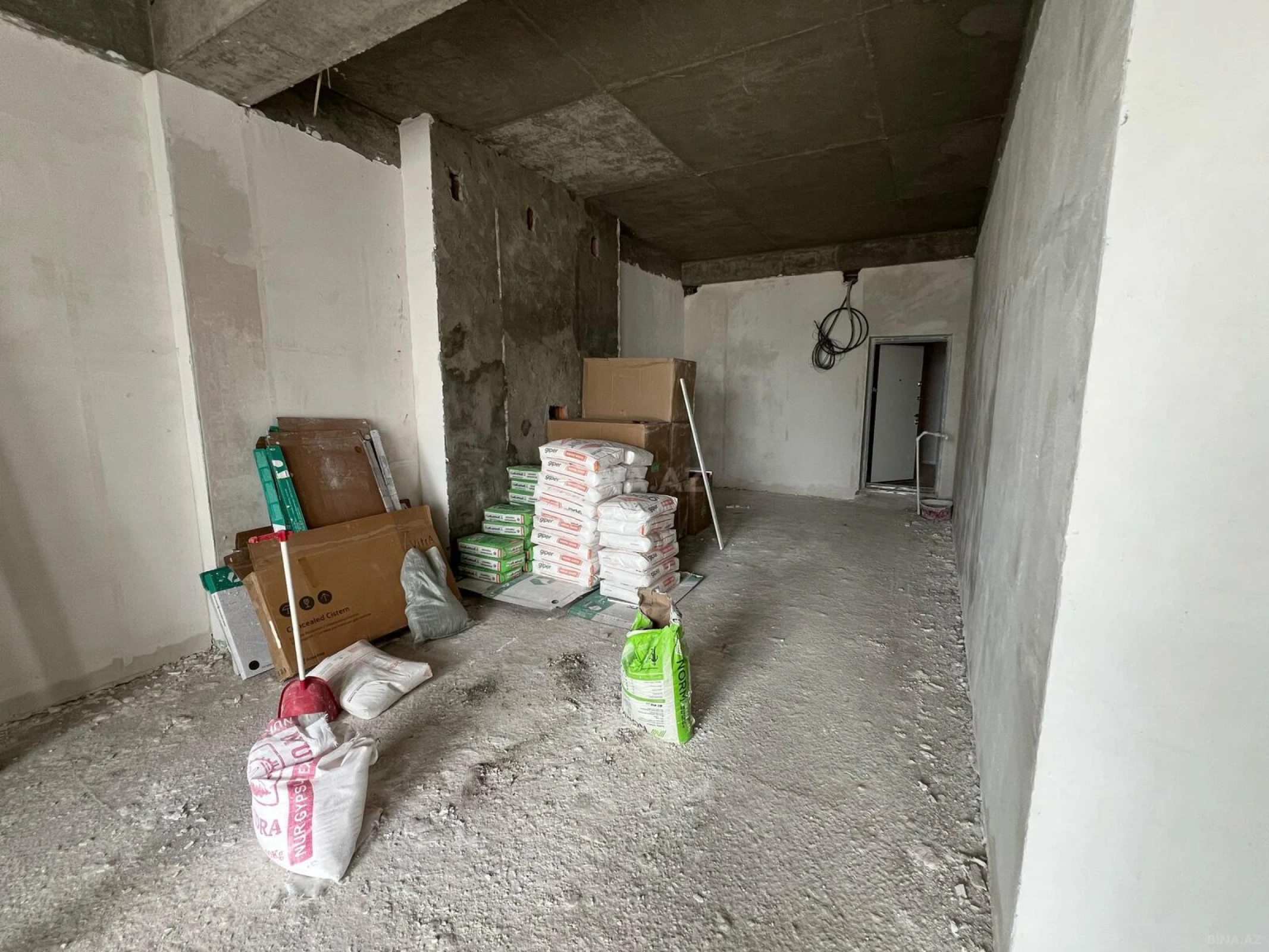 Satılır 2 otaqlı mənzil 86 m²