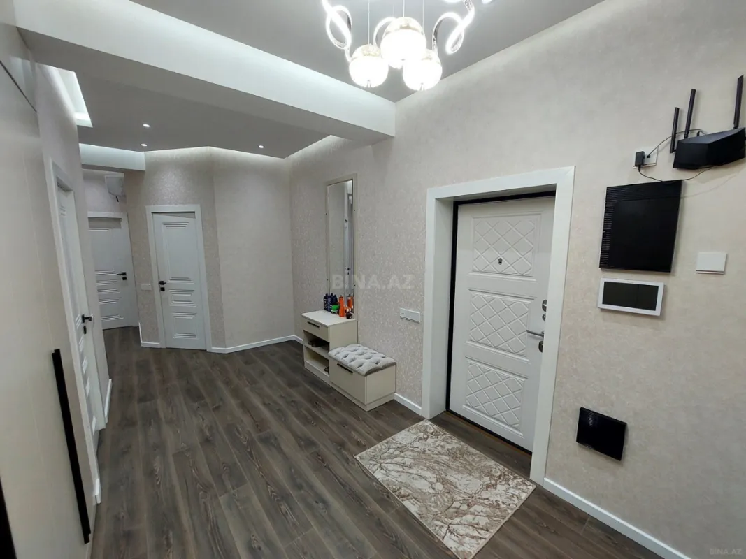 Satılır 3 otaqlı mənzil 124 m²