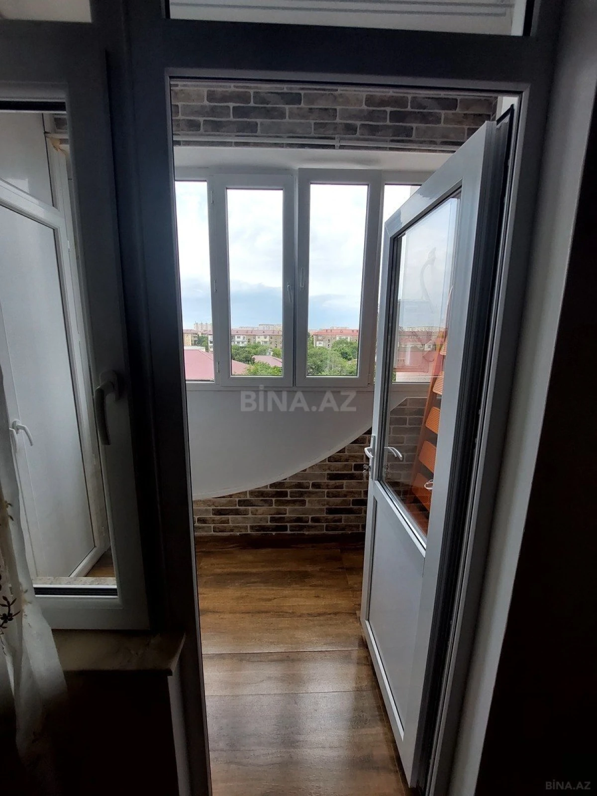 Satılır 3 otaqlı mənzil 124 m²