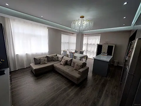 Satılır 3 otaqlı mənzil 124 m²