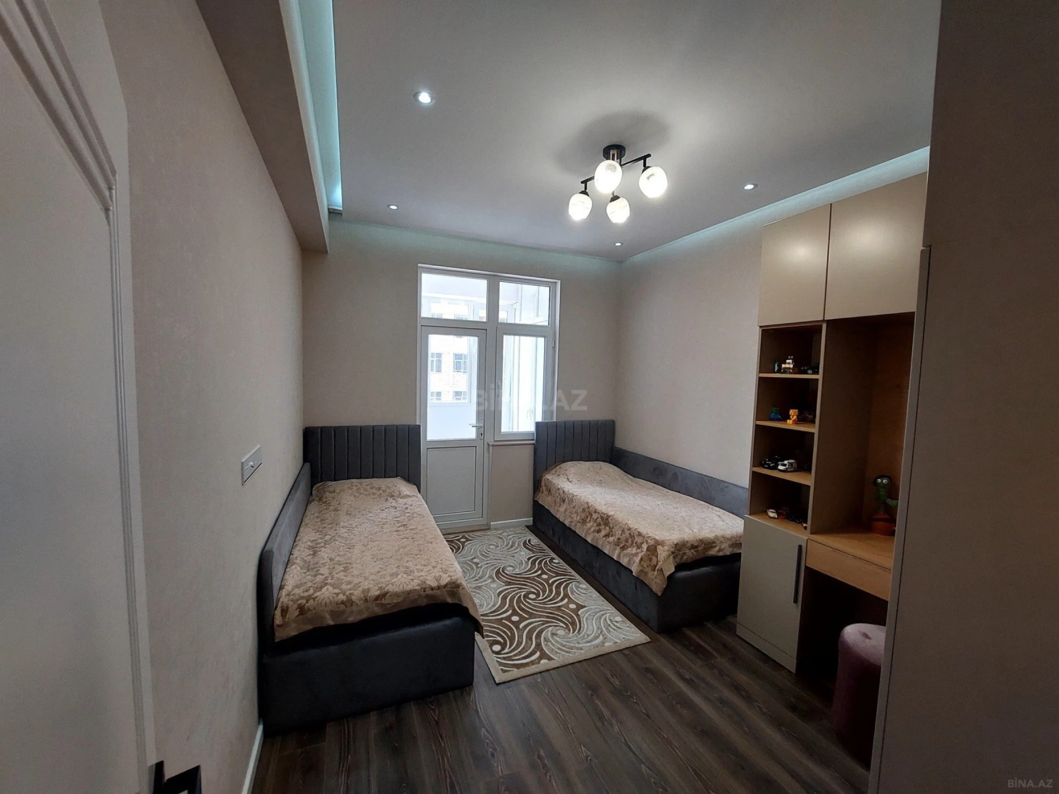 Satılır 3 otaqlı mənzil 124 m²