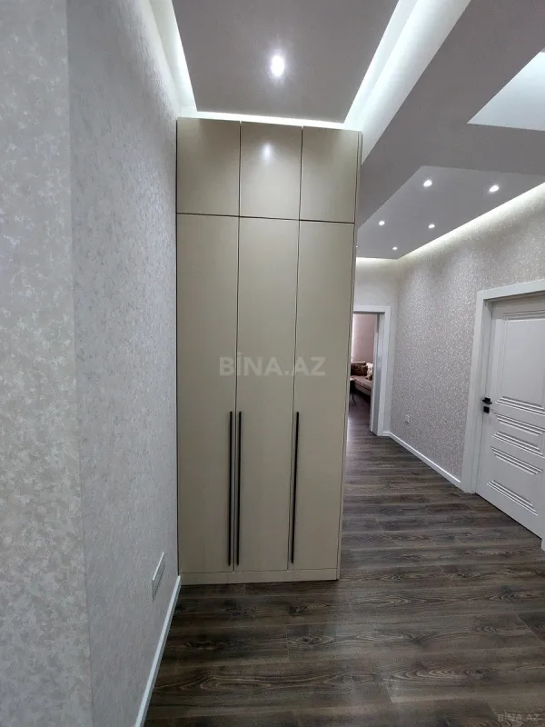 Satılır 3 otaqlı mənzil 124 m²