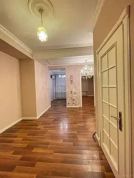 Kirayə verilir 2 otaqlı mənzil 65 m²