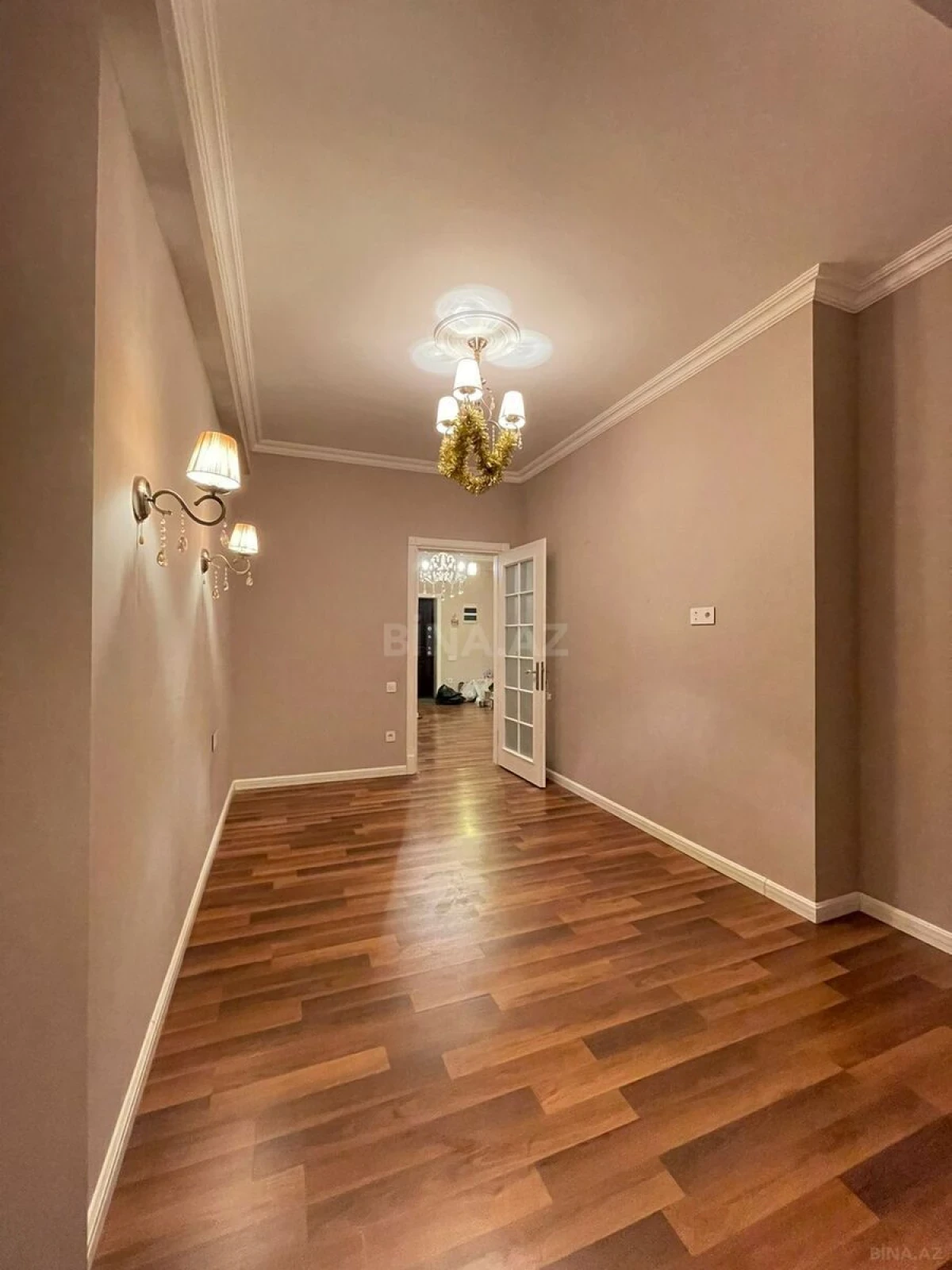 Kirayə verilir 2 otaqlı mənzil 65 m²