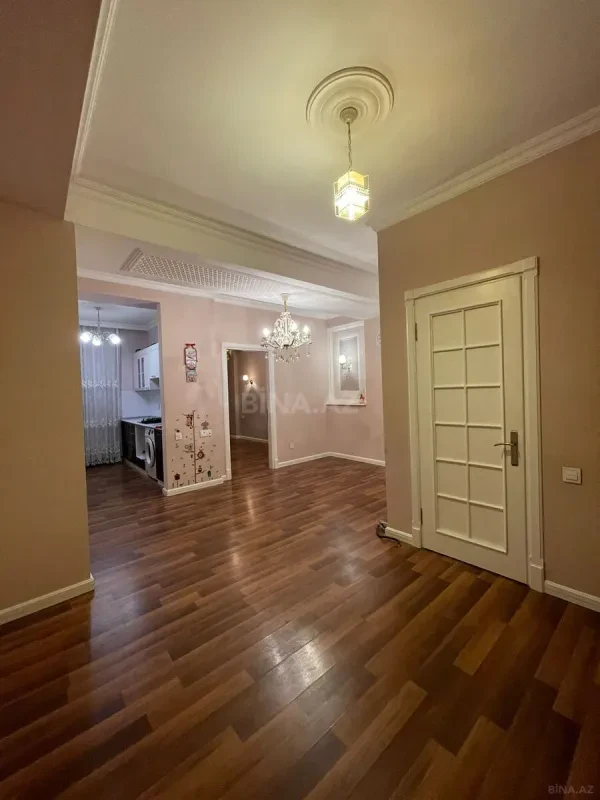 Kirayə verilir 2 otaqlı mənzil 65 m²