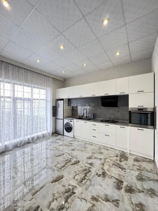 Satılır 4 otaqlı həyət evi 200 m²