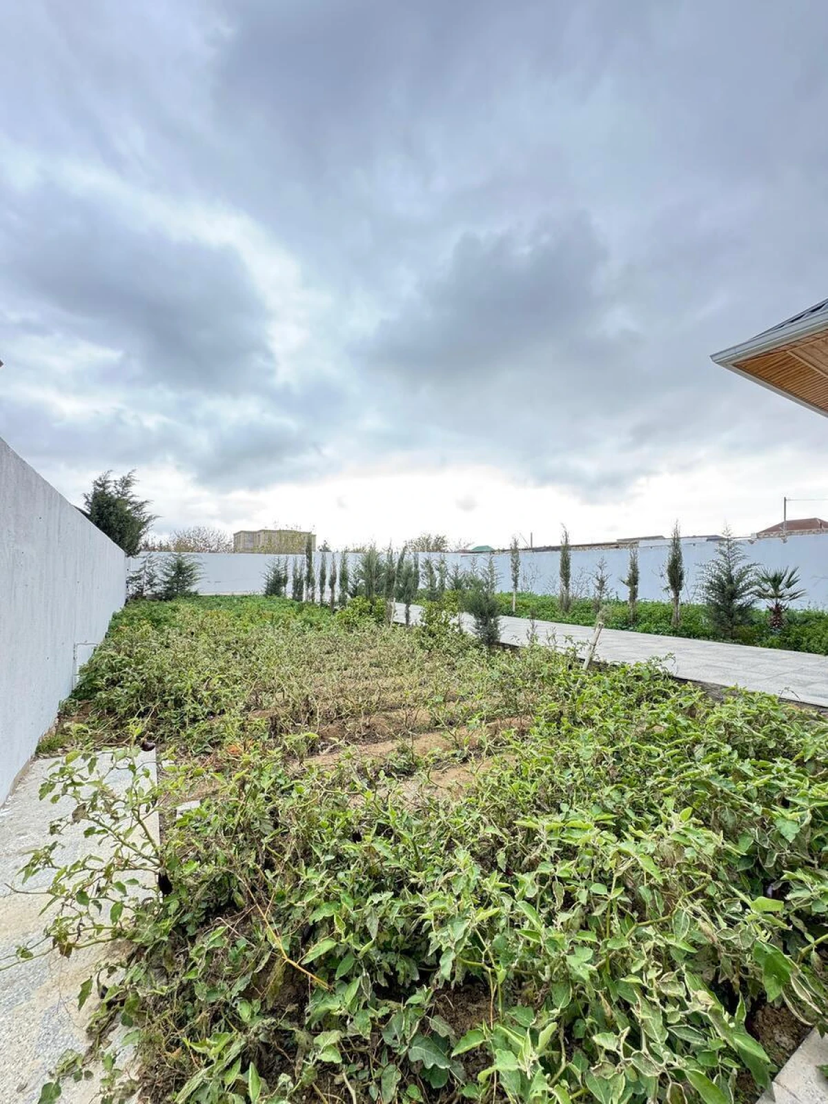 Satılır 4 otaqlı həyət evi 200 m²