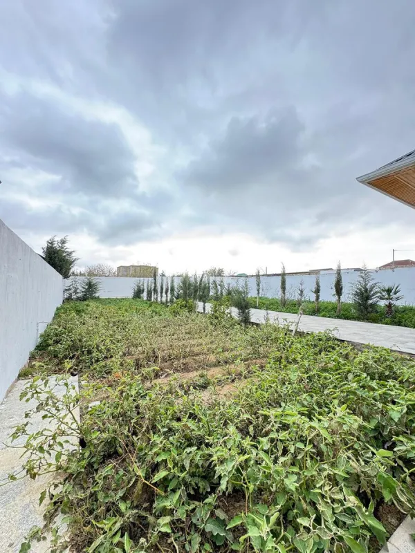 Satılır 4 otaqlı həyət evi 200 m²