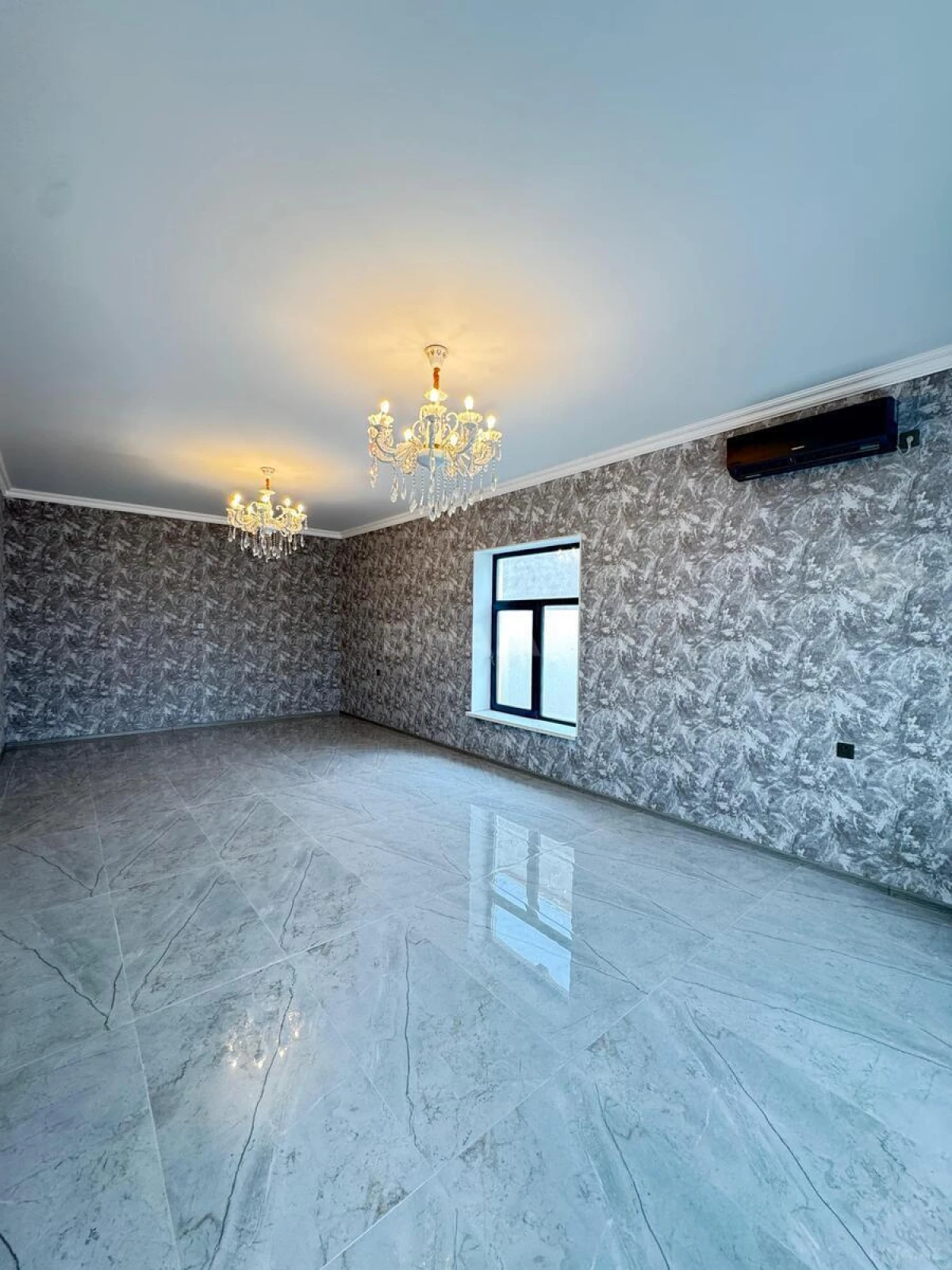 Satılır 4 otaqlı həyət evi 200 m²