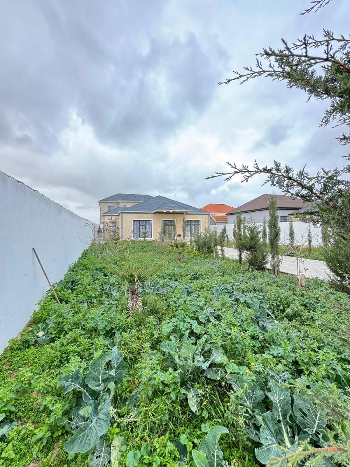 Satılır 4 otaqlı həyət evi 200 m²
