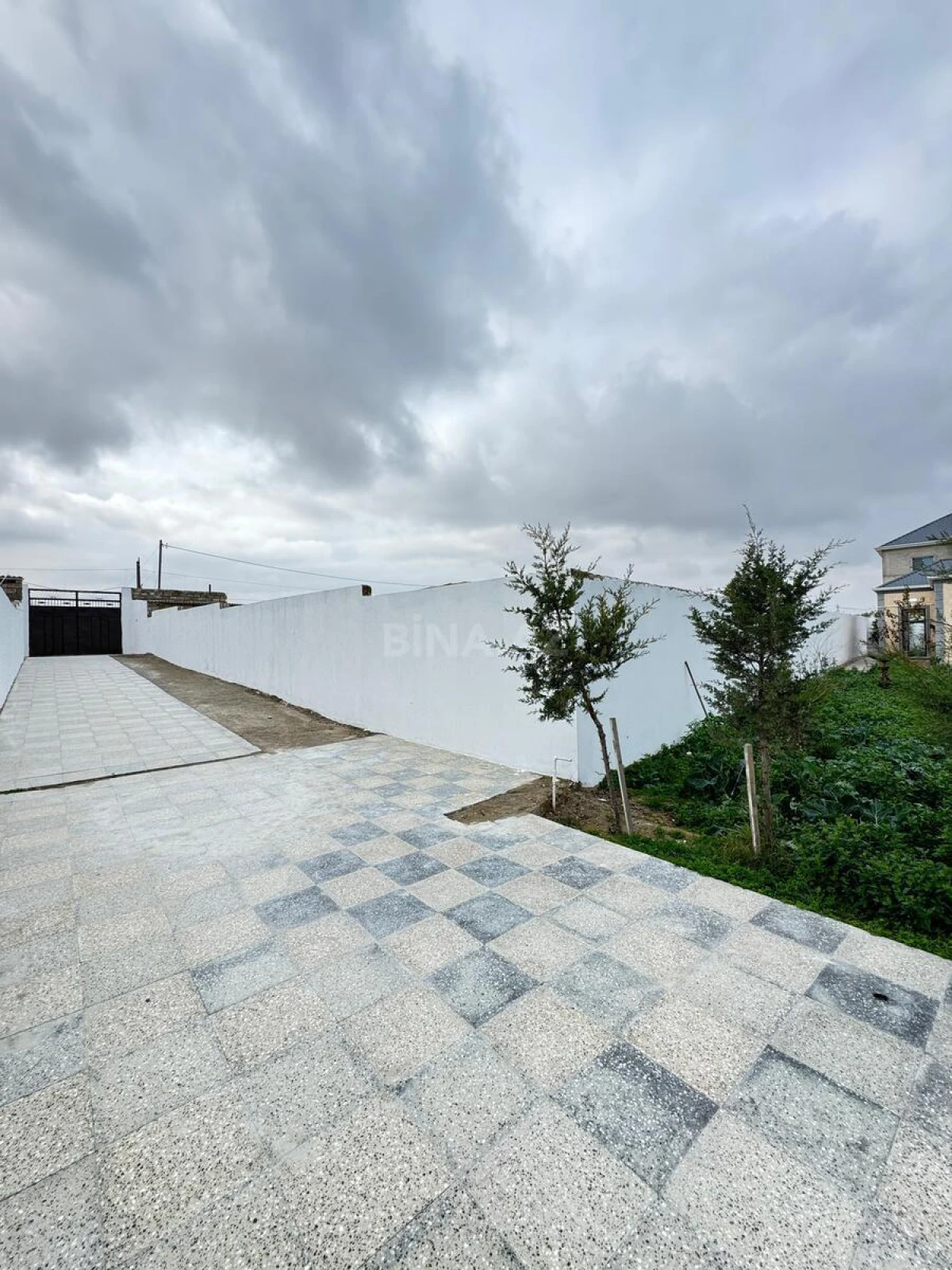 Satılır 4 otaqlı həyət evi 200 m²