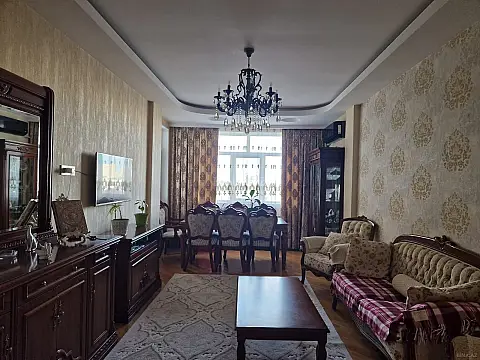 Satılır 3 otaqlı mənzil 95 m²