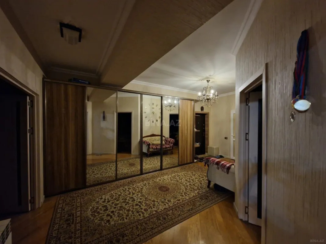 Satılır 3 otaqlı mənzil 95 m²