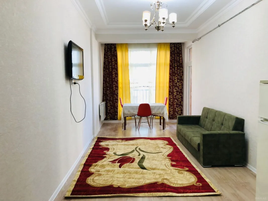 Kirayə verilir 2 otaqlı mənzil 75 m²