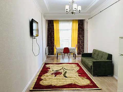 Kirayə verilir 2 otaqlı mənzil 75 m²