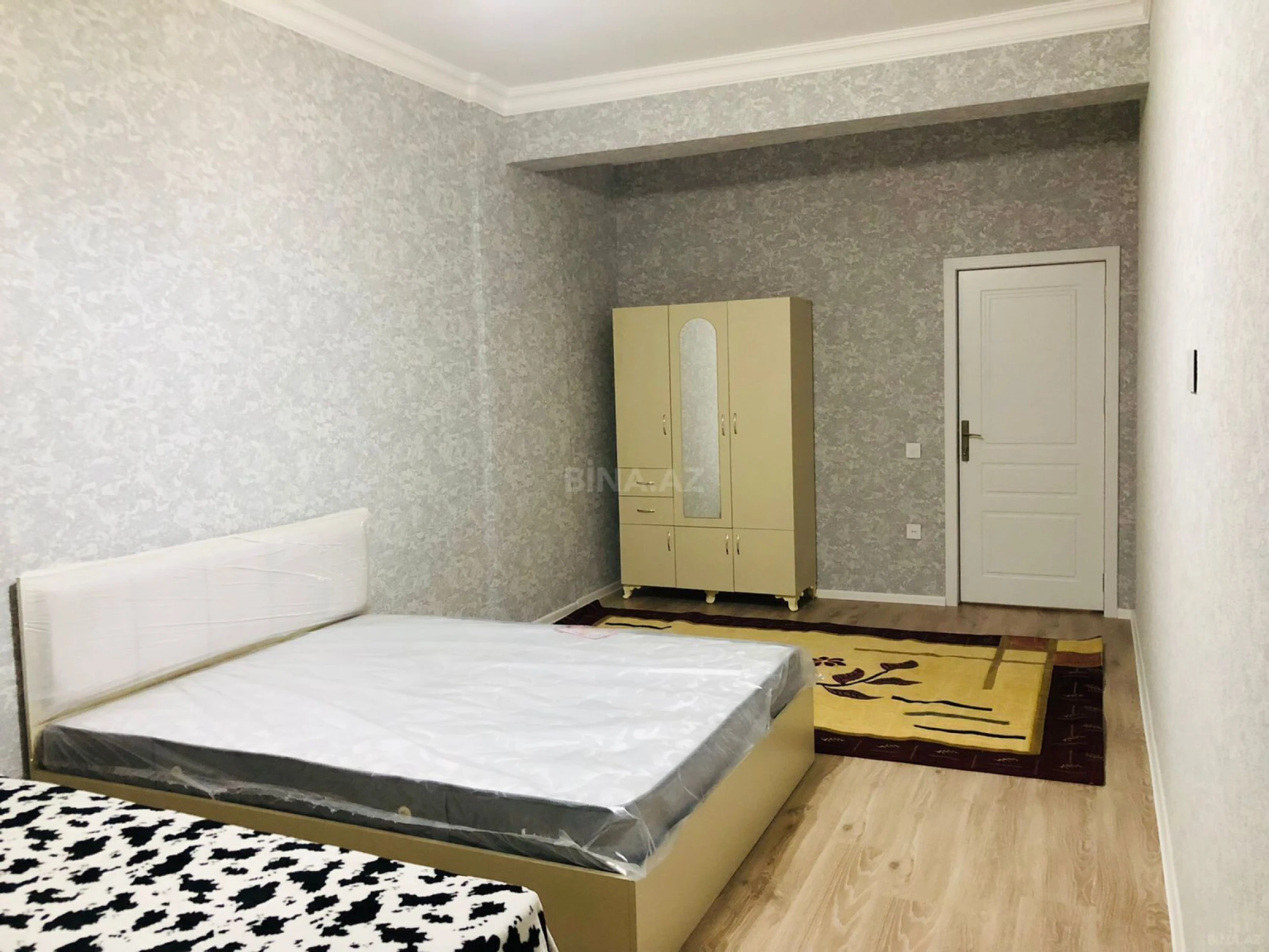 Kirayə verilir 2 otaqlı mənzil 75 m²
