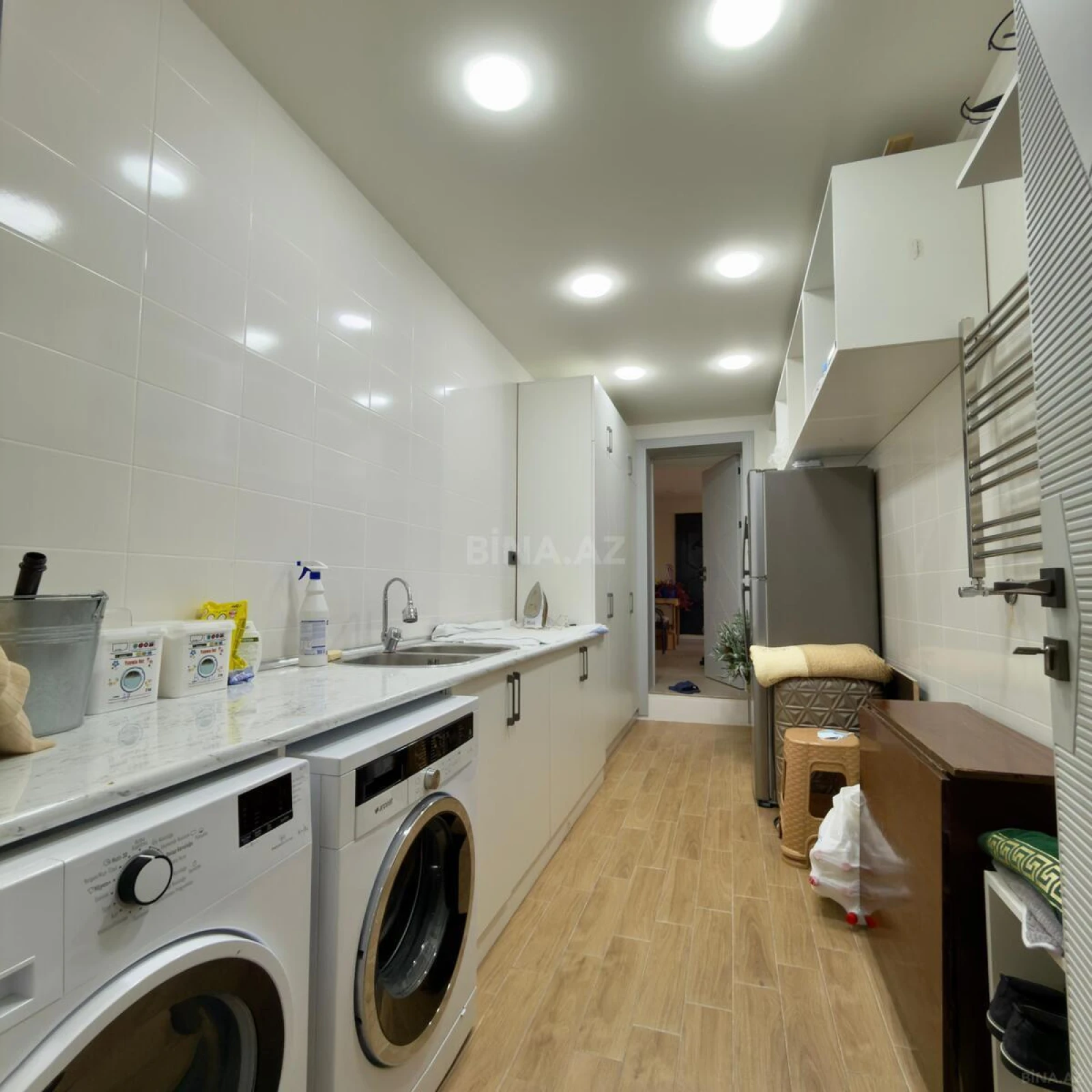 Satılır 8 otaqlı həyət evi 400 m²