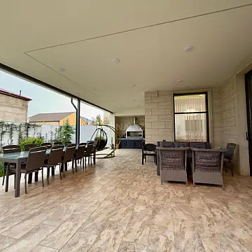 Satılır 8 otaqlı həyət evi 400 m²