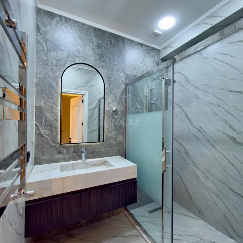 Satılır 3 otaqlı mənzil 114 m²