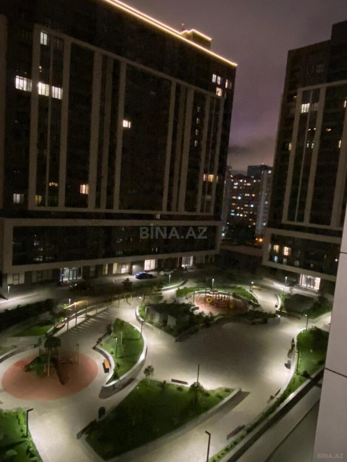 Kirayə verilir 2 otaqlı mənzil 71 m²
