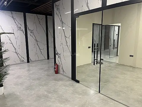 Kirayə verilir 1 otaqlı ofis 30 m²