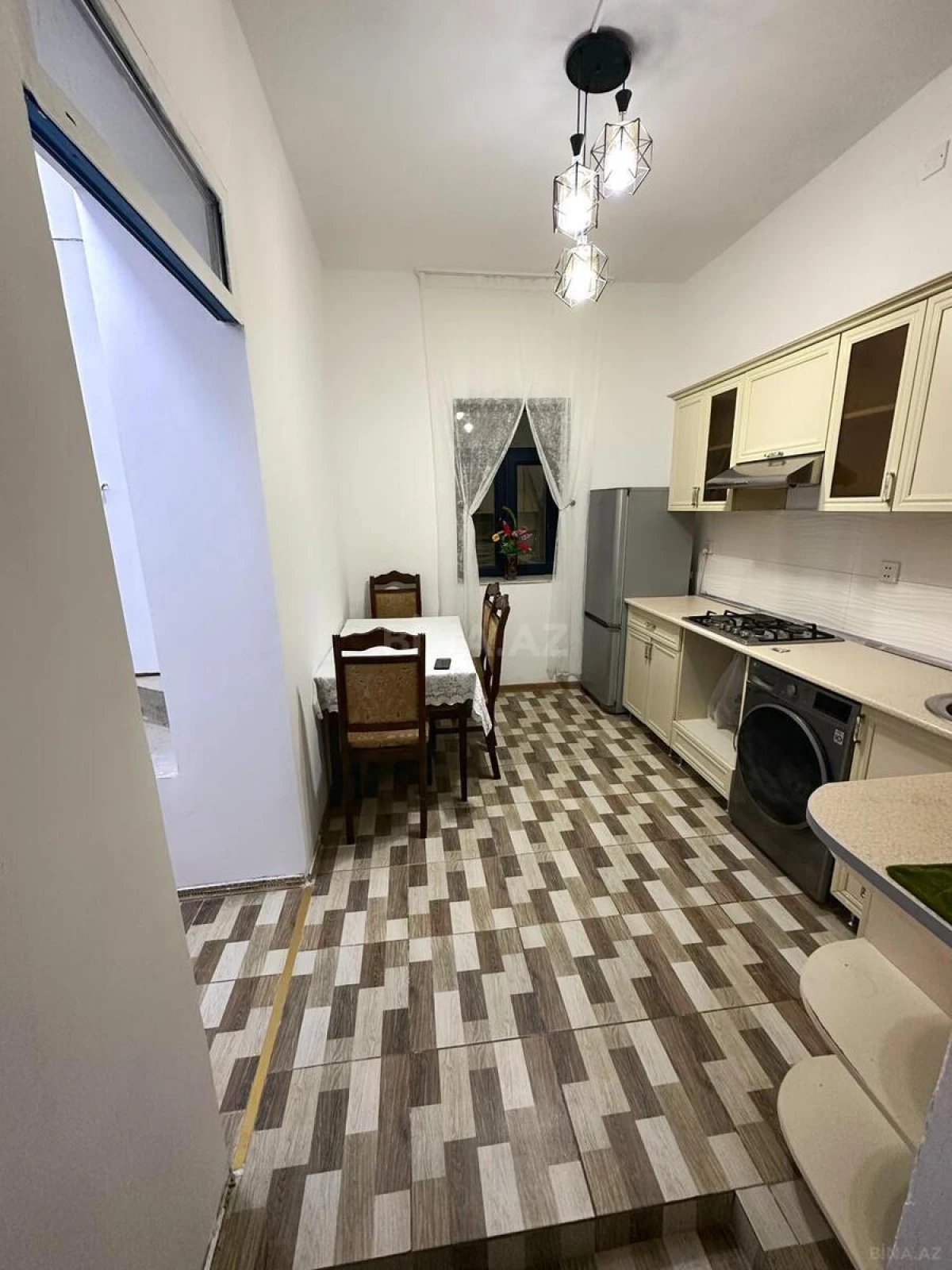 Kirayə verilir 2 otaqlı həyət evi 65 m²