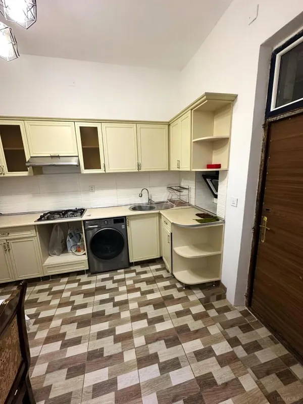 Kirayə verilir 2 otaqlı həyət evi 65 m²