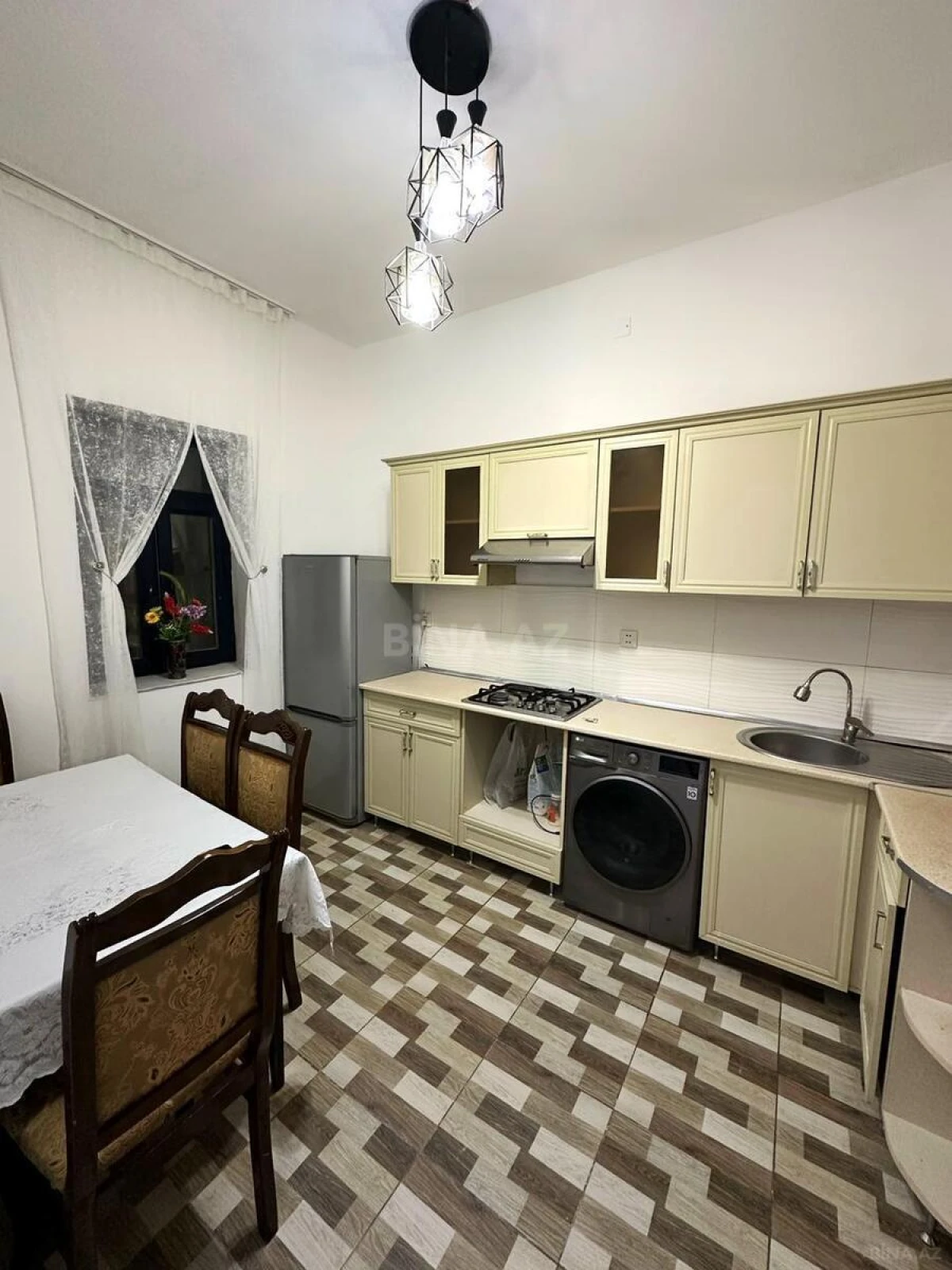 Kirayə verilir 2 otaqlı həyət evi 65 m²