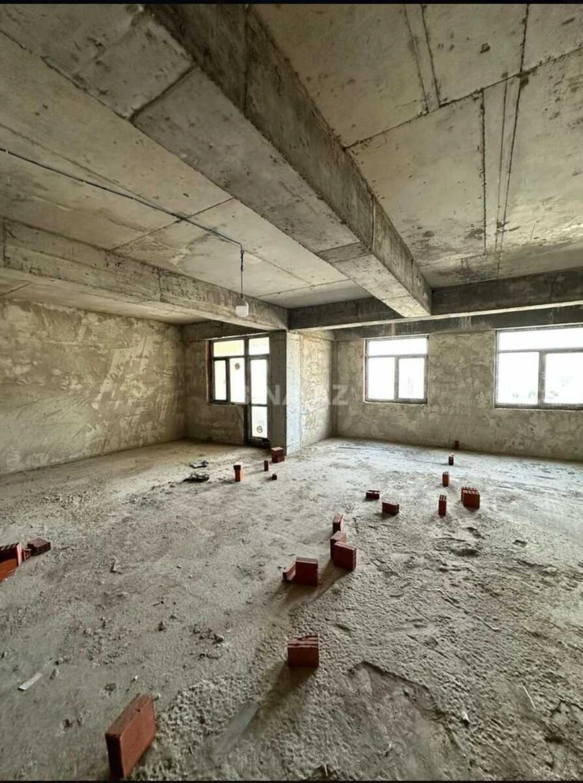 Satılır 3 otaqlı mənzil 104.2 m²