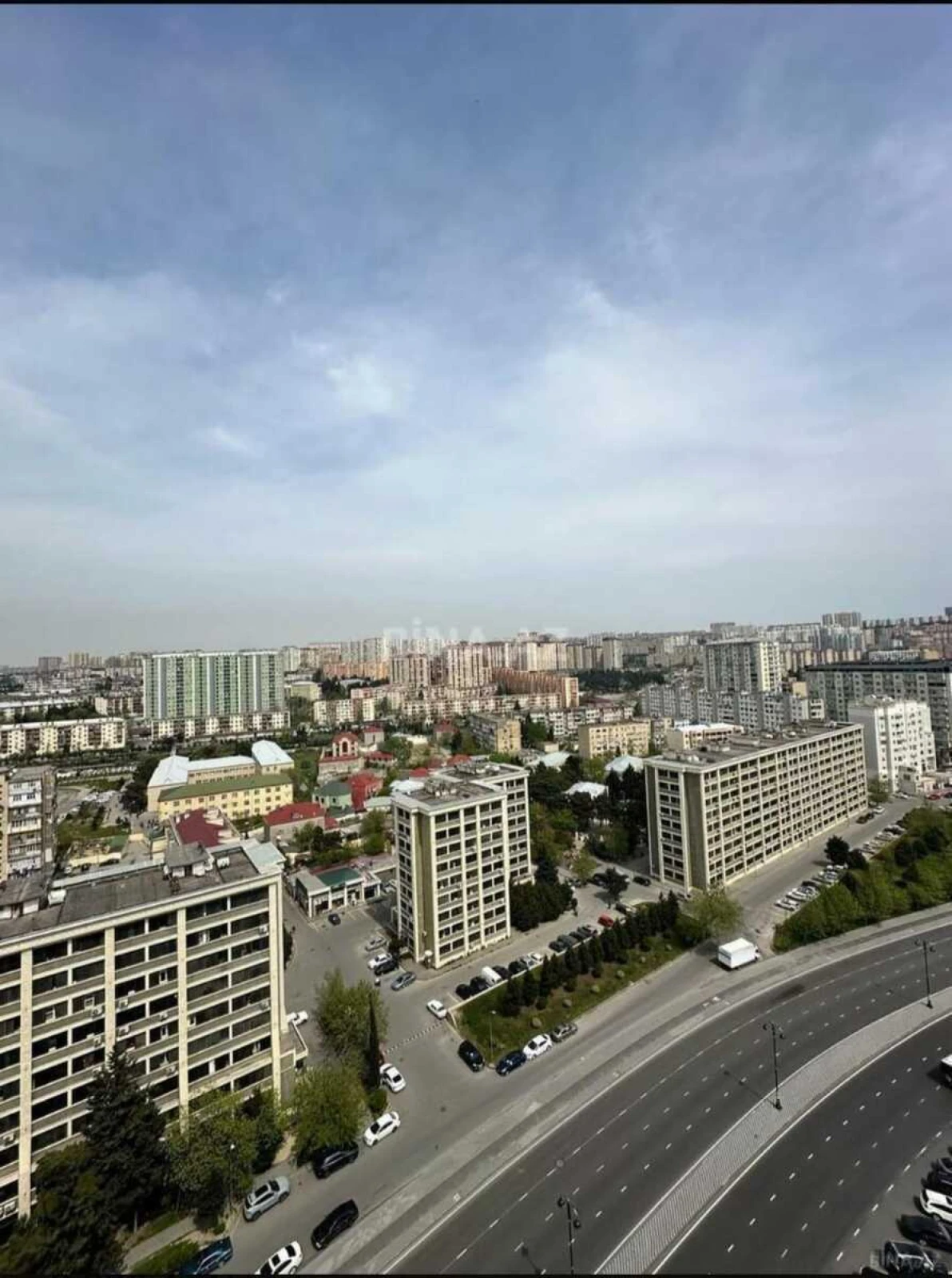 Satılır 3 otaqlı mənzil 104.2 m²